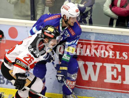 EBEL. Eishockey Bundesligal. EC VSV gegen HC Orli Znojmo. Mario Altmann,  (VSV), Lubomir Stach (Znojmo). Villach, am 28.9.2012.
Foto: Kuess 


---
pressefotos, pressefotografie, kuess, qs, qspictures, sport, bild, bilder, bilddatenbank