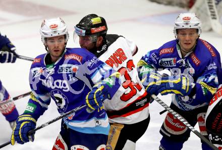 EBEL. Eishockey Bundesligal. EC VSV gegen HC Orli Znojmo. Derek Ryan, Antti Pusa,  (VSV), Peter Pucher (Znojmo). Villach, am 28.9.2012.
Foto: Kuess 


---
pressefotos, pressefotografie, kuess, qs, qspictures, sport, bild, bilder, bilddatenbank