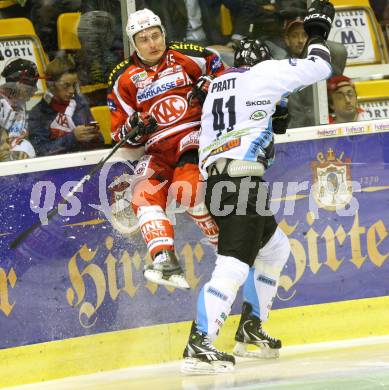 EBEL. Eishockey Bundesliga. EC KAC gegen SAPA Fehervar AV19.  David Schuller,  (KAC), Harlan Pratt (Alba Volan). Klagenfurt, am 28.9.2012.
Foto: Kuess 


---
pressefotos, pressefotografie, kuess, qs, qspictures, sport, bild, bilder, bilddatenbank