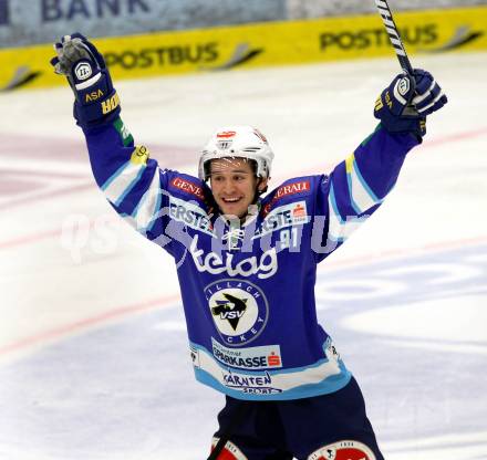 EBEL. Eishockey Bundesligal. EC VSV gegen HC Orli Znojmo. Torjubel Nikolaus Hartl (VSV).. Villach, am 28.9.2012.
Foto: Kuess 


---
pressefotos, pressefotografie, kuess, qs, qspictures, sport, bild, bilder, bilddatenbank