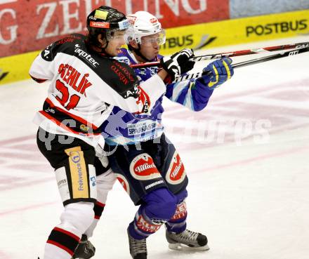 EBEL. Eishockey Bundesligal. EC VSV gegen HC Orli Znojmo. Marco Pewal,  (VSV), Jakub Stehlik (Znojmo). Villach, am 28.9.2012.
Foto: Kuess 


---
pressefotos, pressefotografie, kuess, qs, qspictures, sport, bild, bilder, bilddatenbank