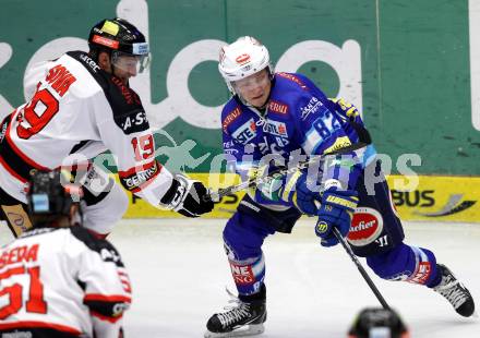 EBEL. Eishockey Bundesligal. EC VSV gegen HC Orli Znojmo. Antti Pusa,  (VSV), Ales Sova (Znojmo). Villach, am 28.9.2012.
Foto: Kuess 


---
pressefotos, pressefotografie, kuess, qs, qspictures, sport, bild, bilder, bilddatenbank