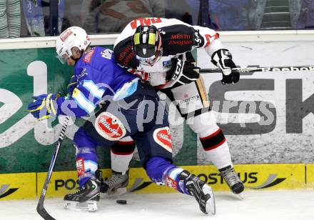 EBEL. Eishockey Bundesligal. EC VSV gegen HC Orli Znojmo. Marius Goehringer, (VSV), Ondrej Fiala  (Znojmo). Villach, am 28.9.2012.
Foto: Kuess 


---
pressefotos, pressefotografie, kuess, qs, qspictures, sport, bild, bilder, bilddatenbank