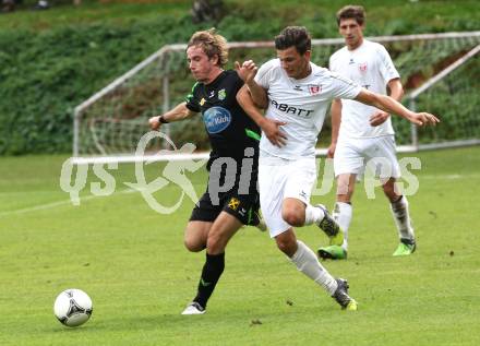 Fussball Kaerntner Liga. ATUS Ferlach gegen Rapid Lienz. Salih Alic (Ferlach), Markus Ebner (Lienz). Ferlach, am 29.9.2012.
Foto:Kuess
---
pressefotos, pressefotografie, kuess, qs, qspictures, sport, bild, bilder, bilddatenbank