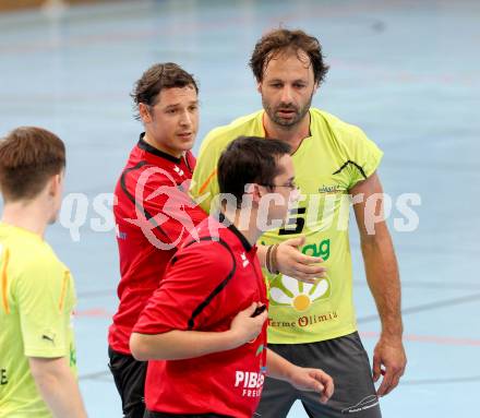 Handball Bundesliga. HC Kelag Kaernten gegn HC ece bulls Bruck. rote Karte fuer Branko Bedekovic (HCK). Viktring, am 29.9.2012.
Foto: Kuess
---
pressefotos, pressefotografie, kuess, qs, qspictures, sport, bild, bilder, bilddatenbank