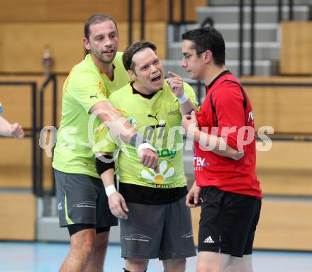 Handball Bundesliga. HC Kelag Kaernten gegn HC ece bulls Bruck. Anton Praeprost, Florian Mueller-Pontasch, Schiedsrichter (HCK). Viktring, am 29.9.2012.
Foto: Kuess
---
pressefotos, pressefotografie, kuess, qs, qspictures, sport, bild, bilder, bilddatenbank