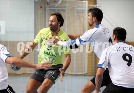 Handball Bundesliga. HC Kelag Kaernten gegn HC ece bulls Bruck. Branko Bedekovic,  (HCK), Ivan Ivisic (Bruck). Viktring, am 29.9.2012.
Foto: Kuess
---
pressefotos, pressefotografie, kuess, qs, qspictures, sport, bild, bilder, bilddatenbank