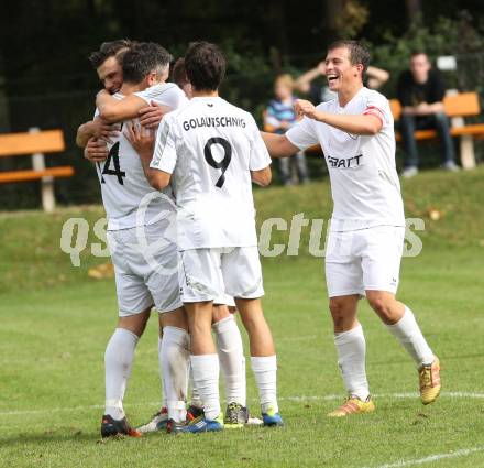 Fussball Kaerntner Liga. ATUS Ferlach gegen Rapid Lienz. Torjubel (Ferlach). Ferlach, am 29.9.2012.
Foto:Kuess
---
pressefotos, pressefotografie, kuess, qs, qspictures, sport, bild, bilder, bilddatenbank