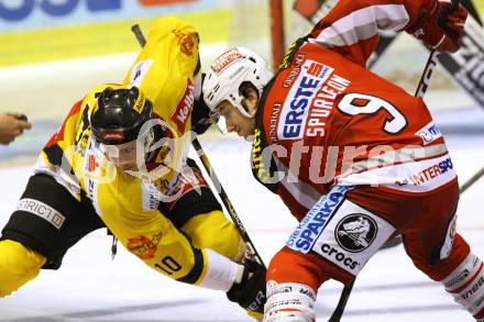 EBEL. Eishockey Bundesliga. EC KAC gegen UPC Vienna Capitals. Tyler Spurgeon,  (KAC), Philipp Pinter (Caps).. Klagenfurt, am 30.9.2012.
Foto: Kuess 


---
pressefotos, pressefotografie, kuess, qs, qspictures, sport, bild, bilder, bilddatenbank