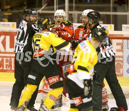 EBEL. Eishockey Bundesliga. EC KAC gegen UPC Vienna Capitals. Tyler Spurgeon,  (KAC), Francois Fortier  (Caps). Klagenfurt, am 30.9.2012.
Foto: Kuess 


---
pressefotos, pressefotografie, kuess, qs, qspictures, sport, bild, bilder, bilddatenbank