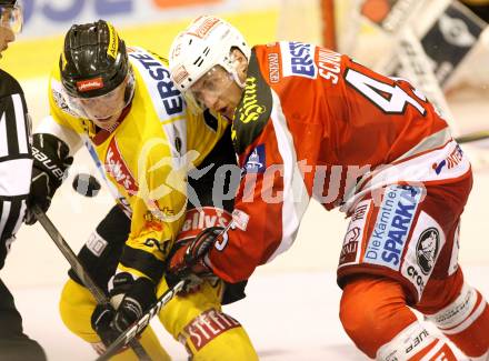 EBEL. Eishockey Bundesliga. EC KAC gegen UPC Vienna Capitals.  David Schuller, (KAC), Marcus Olsson (Caps).. Klagenfurt, am 30.9.2012.
Foto: Kuess 


---
pressefotos, pressefotografie, kuess, qs, qspictures, sport, bild, bilder, bilddatenbank