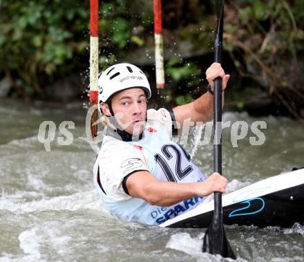 Wildwassersport. Alpe Adria Kanu Slalom Gurk 2012.  Dominik Scherwitzl (KC Glanegg). Klagenfurt, Gurkerbruecke, am 30.9.2012.
Foto: Kuess
---
pressefotos, pressefotografie, kuess, qs, qspictures, sport, bild, bilder, bilddatenbank