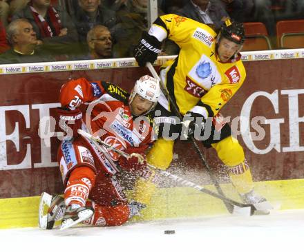 EBEL. Eishockey Bundesliga. EC KAC gegen UPC Vienna Capitals. John Lammers, (KAC), Adrian Veideman  (Caps). Klagenfurt, am 30.9.2012.
Foto: Kuess 


---
pressefotos, pressefotografie, kuess, qs, qspictures, sport, bild, bilder, bilddatenbank