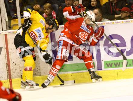 EBEL. Eishockey Bundesliga. EC KAC gegen UPC Vienna Capitals. Manuel Geier, (KAC), Michael Schiechl  (Caps). Klagenfurt, am 30.9.2012.
Foto: Kuess 


---
pressefotos, pressefotografie, kuess, qs, qspictures, sport, bild, bilder, bilddatenbank