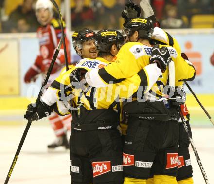 EBEL. Eishockey Bundesliga. EC KAC gegen UPC Vienna Capitals. Torjubel (Caps). Klagenfurt, am 30.9.2012.
Foto: Kuess 


---
pressefotos, pressefotografie, kuess, qs, qspictures, sport, bild, bilder, bilddatenbank