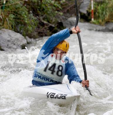 Wildwassersport. Alpe Adria Kanu Slalom Gurk 2012.  Norbert Sattler (KV Klagenfurt). Klagenfurt, Gurkerbruecke, am 30.9.2012.
Foto: Kuess
---
pressefotos, pressefotografie, kuess, qs, qspictures, sport, bild, bilder, bilddatenbank