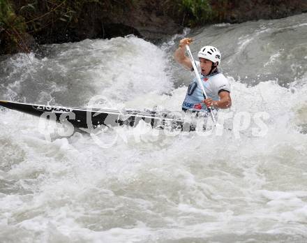 Wildwassersport. Alpe Adria Kanu Slalom Gurk 2012.  Peter Draxl. Klagenfurt, Gurkerbruecke, am 30.9.2012.
Foto: Kuess
---
pressefotos, pressefotografie, kuess, qs, qspictures, sport, bild, bilder, bilddatenbank