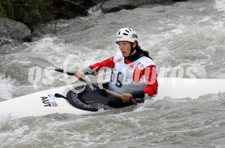 Wildwassersport. Alpe Adria Kanu Slalom Gurk 2012.  Viktoria Wolffhardt (PSV Tulln). Klagenfurt, Gurkerbruecke, am 30.9.2012.
Foto: Kuess
---
pressefotos, pressefotografie, kuess, qs, qspictures, sport, bild, bilder, bilddatenbank