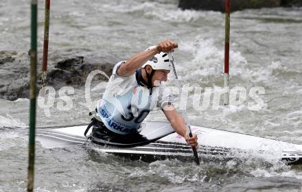 Wildwassersport. Alpe Adria Kanu Slalom Gurk 2012.  Peter Draxl. Klagenfurt, Gurkerbruecke, am 30.9.2012.
Foto: Kuess
---
pressefotos, pressefotografie, kuess, qs, qspictures, sport, bild, bilder, bilddatenbank