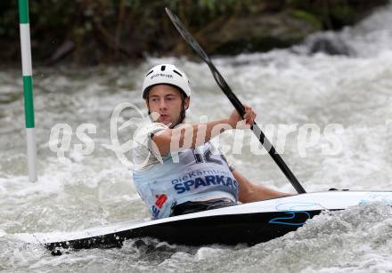 Wildwassersport. Alpe Adria Kanu Slalom Gurk 2012.  Dominik Scherwitzl (KC Glanegg). Klagenfurt, Gurkerbruecke, am 30.9.2012.
Foto: Kuess
---
pressefotos, pressefotografie, kuess, qs, qspictures, sport, bild, bilder, bilddatenbank