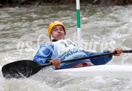 Wildwassersport. Alpe Adria Kanu Slalom Gurk 2012.  Norbert Sattler (KV Klagenfurt). Klagenfurt, Gurkerbruecke, am 30.9.2012.
Foto: Kuess
---
pressefotos, pressefotografie, kuess, qs, qspictures, sport, bild, bilder, bilddatenbank