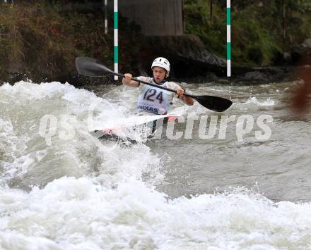 Wildwassersport. Alpe Adria Kanu Slalom Gurk 2012.  Dominik Scherwitzl (KC Glanegg). Klagenfurt, Gurkerbruecke, am 30.9.2012.
Foto: Kuess
---
pressefotos, pressefotografie, kuess, qs, qspictures, sport, bild, bilder, bilddatenbank