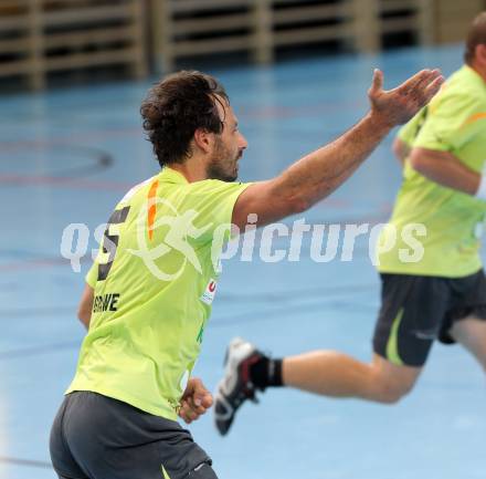 Handball Bundesliga. HC Kelag Kaernten gegn HC ece bulls Bruck. Torjubel Branko Bedekovic (HCK). Viktring, am 29.9.2012.
Foto: Kuess
---
pressefotos, pressefotografie, kuess, qs, qspictures, sport, bild, bilder, bilddatenbank