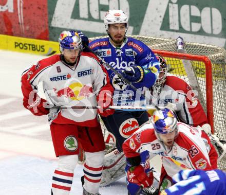 EBEL. Eishockey Bundesligal. EC VSV gegen EC Red Bull Salzburg. Justin Taylor, (VSV), Alexander Pallestrang  (Salzburg). Villach, am 5.10.2012.
Foto: Kuess 


---
pressefotos, pressefotografie, kuess, qs, qspictures, sport, bild, bilder, bilddatenbank