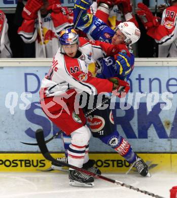 EBEL. Eishockey Bundesligal. EC VSV gegen EC Red Bull Salzburg. Patrick Platzer, (VSV), Andreas Kristler  (Salzburg). Villach, am 5.10.2012.
Foto: Kuess 


---
pressefotos, pressefotografie, kuess, qs, qspictures, sport, bild, bilder, bilddatenbank