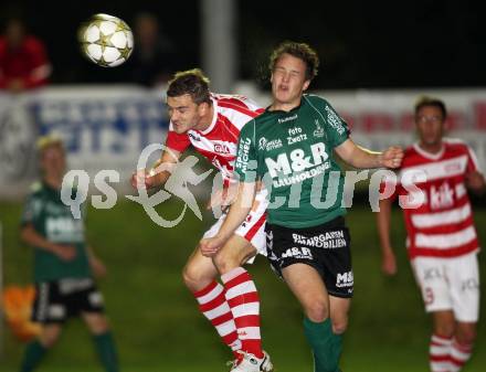 Fussball Regionalliga. Feldkirchen gegen GAK. Marco Huber,  (Feldkirchen), Oliver Wohlmuth (GAK). Feldkirchen, 5.10.2012.
Foto: Kuess
---
pressefotos, pressefotografie, kuess, qs, qspictures, sport, bild, bilder, bilddatenbank