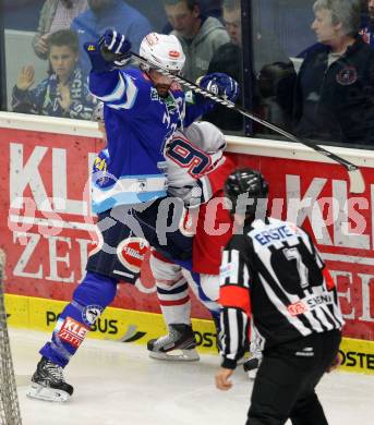 EBEL. Eishockey Bundesligal. EC VSV gegen EC Red Bull Salzburg. Brad Cole,  (VSV), Johannes Bischofsberger (Salzburg). Villach, am 5.10.2012.
Foto: Kuess 


---
pressefotos, pressefotografie, kuess, qs, qspictures, sport, bild, bilder, bilddatenbank