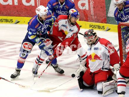 EBEL. Eishockey Bundesligal. EC VSV gegen EC Red Bull Salzburg. Derek Ryan, (VSV),  Alex Auld, Alexander Pallestrang (Salzburg). Villach, am 5.10.2012.
Foto: Kuess 


---
pressefotos, pressefotografie, kuess, qs, qspictures, sport, bild, bilder, bilddatenbank