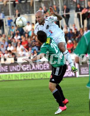 Fussball. Bundesliga. RZ Pellets WAC gegen SV Josko Ried. Stephan STueckler,  (WAC), Edin Ibrahimovic (Ried). Wolfsberg, 6.10.2012.
Foto: Kuess

---
pressefotos, pressefotografie, kuess, qs, qspictures, sport, bild, bilder, bilddatenbank