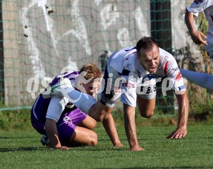 Fussball Regionalliga. SAK gegen SK Austria Klagenfurt. Goran Jolic, (SAK), Peter Pucker (Austria Klagenfurt). Klagenfurt, 6.10.2012.
Foto: Kuess
---
pressefotos, pressefotografie, kuess, qs, qspictures, sport, bild, bilder, bilddatenbank