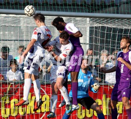 Fussball Regionalliga. SAK gegen SK Austria Klagenfurt. Darjan Aleksic, Patrick Lausegger,  (SAK), Eric Akoto (Austria Klagenfurt). Klagenfurt, 6.10.2012.
Foto: Kuess
---
pressefotos, pressefotografie, kuess, qs, qspictures, sport, bild, bilder, bilddatenbank