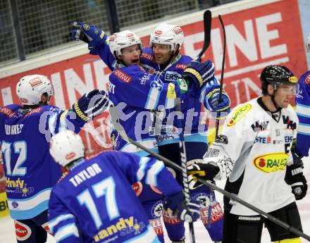 EBEL. Eishockey Bundesligal. EC VSV gegen Dornbirner Eishockey Club.  Torjubel Andreas Wiedergut, Derek Damon (VSV). Villach, am 7.10.2012.
Foto: Kuess 


---
pressefotos, pressefotografie, kuess, qs, qspictures, sport, bild, bilder, bilddatenbank