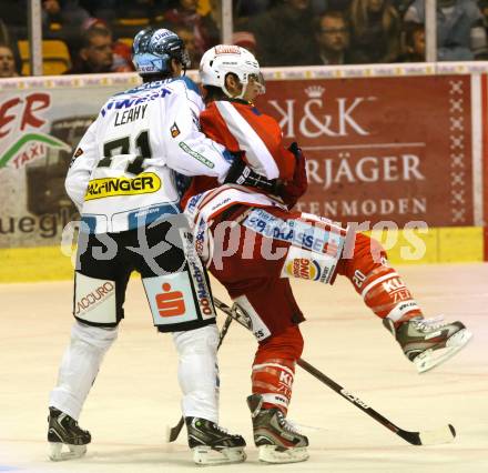 EBEL. Eishockey Bundesliga. EC KAC gegen EHC LIWEST Linz.  John Lammers,  (KAC), Patrick Leahy (Linz). Klagenfurt, am 7.10.2012.
Foto: Kuess 


---
pressefotos, pressefotografie, kuess, qs, qspictures, sport, bild, bilder, bilddatenbank