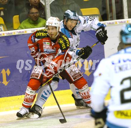 EBEL. Eishockey Bundesliga. EC KAC gegen EHC LIWEST Linz.  Thomas Koch,  (KAC), Marc-Andre Dorion (Linz). Klagenfurt, am 7.10.2012.
Foto: Kuess 


---
pressefotos, pressefotografie, kuess, qs, qspictures, sport, bild, bilder, bilddatenbank