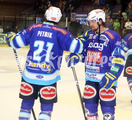 EBEL. Eishockey Bundesligal. EC VSV gegen Dornbirner Eishockey Club.  Benjamin Petrik, Michael Grabner (VSV). Villach, am 7.10.2012.
Foto: Kuess 


---
pressefotos, pressefotografie, kuess, qs, qspictures, sport, bild, bilder, bilddatenbank