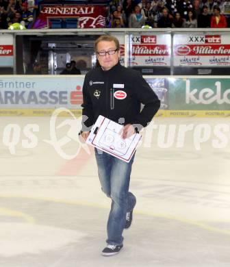 EBEL. Eishockey Bundesligal. EC VSV gegen Dornbirner Eishockey Club.  Trainer Hannu Jaervenpaeae (VSV). Villach, am 7.10.2012.
Foto: Kuess 

---
pressefotos, pressefotografie, kuess, qs, qspictures, sport, bild, bilder, bilddatenbank