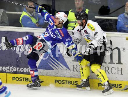 EBEL. Eishockey Bundesligal. EC VSV gegen Dornbirner Eishockey Club.  Marius Goehringer,  (VSV), Nikolas Petrik (Dornbirn). Villach, am 7.10.2012.
Foto: Kuess 


---
pressefotos, pressefotografie, kuess, qs, qspictures, sport, bild, bilder, bilddatenbank