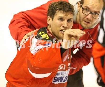 EBEL. Eishockey Bundesliga. EC KAC gegen EHC LIWEST Linz.  Verletz Gregor Hager Zahn ausgeschlagen (KAC). Klagenfurt, am 7.10.2012.
Foto: Kuess 


---
pressefotos, pressefotografie, kuess, qs, qspictures, sport, bild, bilder, bilddatenbank