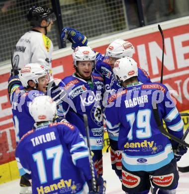 EBEL. Eishockey Bundesligal. EC VSV gegen Dornbirner Eishockey Club.  Torjubel Andreas Wiedergut, Derek Damon (VSV). Villach, am 7.10.2012.
Foto: Kuess 


---
pressefotos, pressefotografie, kuess, qs, qspictures, sport, bild, bilder, bilddatenbank