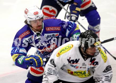 EBEL. Eishockey Bundesligal. EC VSV gegen Dornbirner Eishockey Club.  Michael Grabner (VSV), AQUINO Luciano (Dornbirn). Villach, am 7.10.2012.
Foto: Kuess 


---
pressefotos, pressefotografie, kuess, qs, qspictures, sport, bild, bilder, bilddatenbank