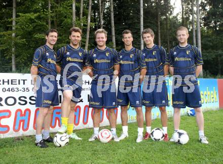 Fussball. 1. Klasse D. Ebental. Schrammel Christian, Matheuschitz Georg, Klemen Hannes, Kreuz Raphael, Hanin Christoph, Oberwinkler Marko. Klagenfurt, 2.8.2012.
Foto: kuess
---
pressefotos, pressefotografie, kuess, qs, qspictures, sport, bild, bilder, bilddatenbank