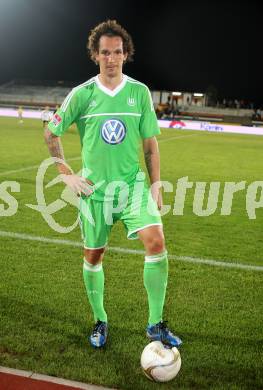 Fussball Testspiel. RZ Pellets WAC gegen VfL Wolfsburg. Emanuel Pogatetz (Wolfsburg). Wolfsberg, 7.8.2012.
Foto: Kuess
---
pressefotos, pressefotografie, kuess, qs, qspictures, sport, bild, bilder, bilddatenbank