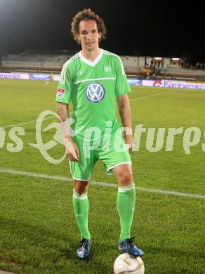 Fussball Testspiel. RZ Pellets WAC gegen VfL Wolfsburg. Emanuel Pogatetz (Wolfsburg). Wolfsberg, 7.8.2012.
Foto: Kuess
---
pressefotos, pressefotografie, kuess, qs, qspictures, sport, bild, bilder, bilddatenbank