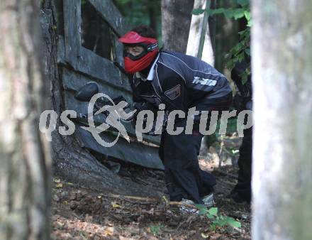 Eishockey Bundesliga. Sommertraining. Teambuilding KAC. Paintball. Schreckendorf, am 25.8.2012.
Foto: Kuess
---
pressefotos, pressefotografie, kuess, qs, qspictures, sport, bild, bilder, bilddatenbank