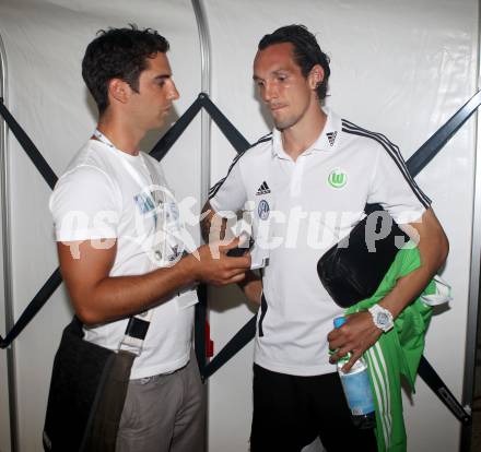 Fussball Testspiel. RZ Pellets WAC gegen VfL Wolfsburg. Emanuel Pogatetz (Wolfsburg). Wolfsberg, 7.8.2012.
Foto: Kuess
---
pressefotos, pressefotografie, kuess, qs, qspictures, sport, bild, bilder, bilddatenbank