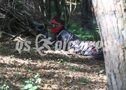 Eishockey Bundesliga. Teambuilding KAC. Paintball. Schreckendorf, am 25.8.2012.
Foto: Kuess
---
pressefotos, pressefotografie, kuess, qs, qspictures, sport, bild, bilder, bilddatenbank